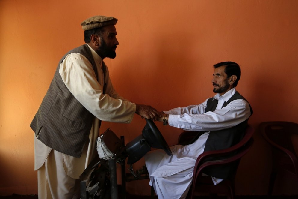 Kā pie autovadītāja tiesībām var tikt Afganistānā
