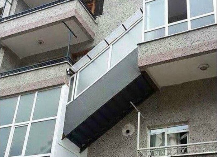 Iespējams tikai Krievijā: kad cilvēki paši sāk pārveidot balkonus