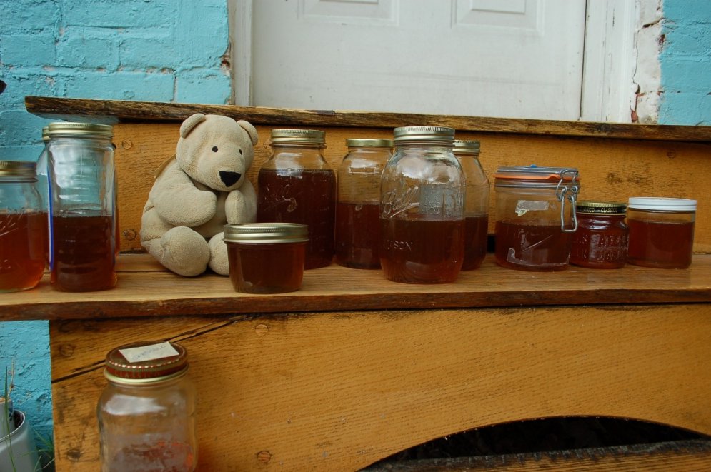 10 noderīgi padomi, kā vēl bez ēšanas izmantot medu