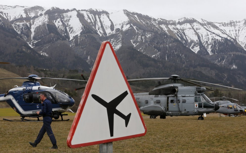 Крушение Airbus A-320 в Альпах: 20 главных фотографий первого дня