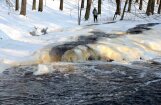 Fotoreportāža: Iecavas  upe ledus skavās