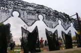 Kā Rūjienā tapa 'Baltijas ceļam' veltīta skulptūra