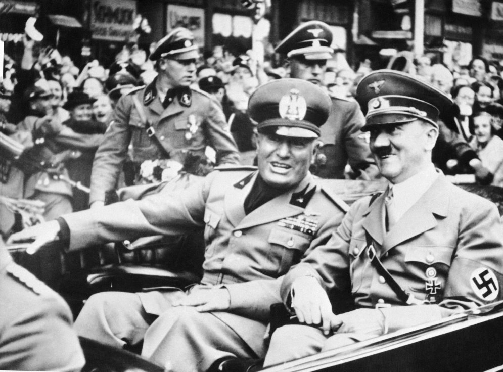Ādolfs Hitlers - bailes no asmeņiem, kāre uz šokolādi un citi interesanti fakti