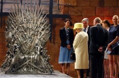 Королева Великобритании попала в &quot;Игру престолов&quot;