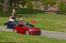 ВИДЕО: Игрушечная Tesla, ради обладания которой дети продадут тебя в рабство