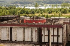 Gandrīz tikpat skarbi kā Černobiļā: pamesta atomstacija Polijā