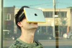 Iegūsti virtuālo realitāti, piekarinot uz sejas ‘iPad’
