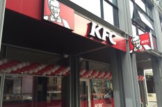 Без очередей, толкучки и лишнего шума: как попасть в рижский KFC уже сегодня