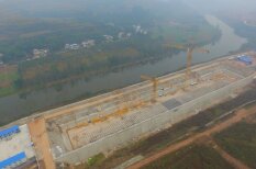Ķīnā būvē leģendāro 'Titāniku'; sola izbaudīt slīkšanas simulāciju