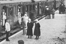Foto: Kā dzelzceļa transportlīdzekļi izskatījās 20. gadsimtā