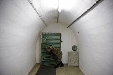 Ieskats bijušā Dienvidslāvijas līdera slepenajā bunkurā 290 metru dziļumā