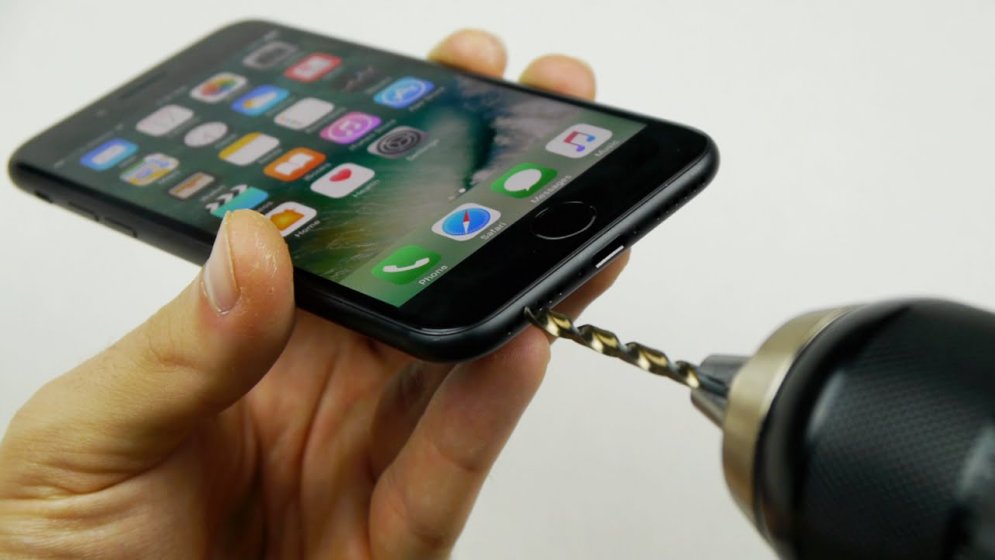 ВИДЕО: Как самому сделать разъем для наушников в Apple iPhone 7