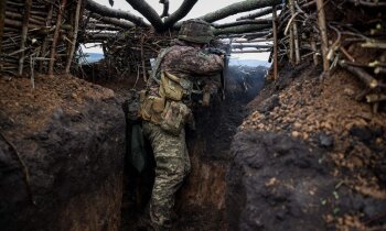 ISW: Krievija uzbrukuma operācijas arvien vairāk uztic desantniekiem
