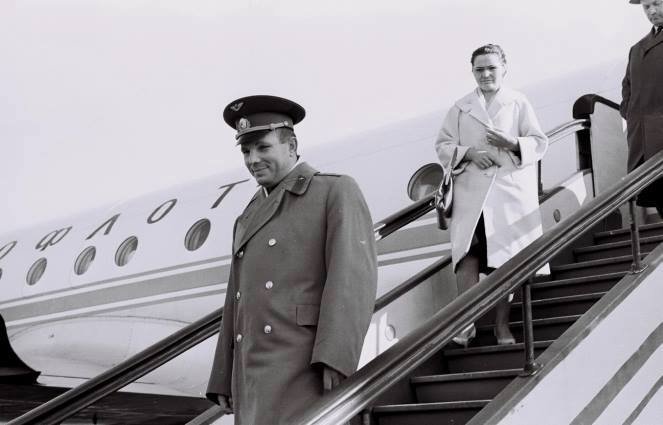 Николай II, Гагарин, Хрущев, Ельцин, Клинтон в Риге - архивное фото и видео