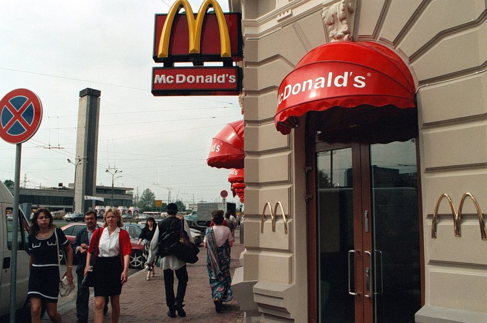 Kā tauta pārdzīvoja 'McDonald's' ienākšanu Rīgā