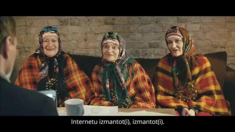 ВИДЕО. Местные "бурановские бабушки" продвигают е-услуги на Latvija.lv