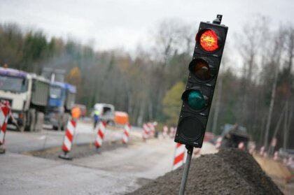 No Stalbes līdz Cēsīm seši luksoforu posmi; papildu ceļā jāplāno pat stunda