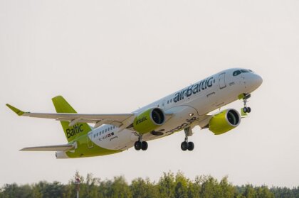 AirBaltic эвакуирует из Израиля также граждан Литвы и Эстонии. Самолет вылетел в Тель-Авив наполовину полным