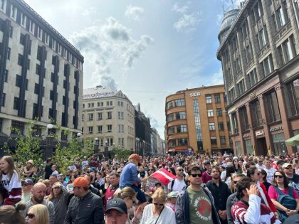 Сегодня у памятника Свободы состоится встреча сборной Латвии по баскетболу. Начало - 17.30