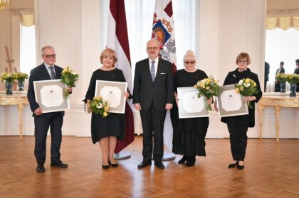 Par ieguldījumiem kultūrā un zinātnē Levits piešķir Cildinājuma rakstus