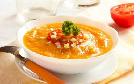 Тыквенный крем-суп с помидорами