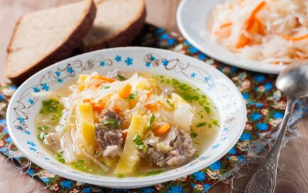 Главный суп русской кухни: готовим щи из свежей и кислой капусты