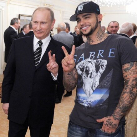 'Alfa' lūdz no veikala 'Black star wear' izņemt apģērbus ar Kremļa tematiku