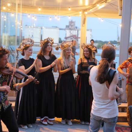 Foto: Ķīpsalā ieskandina pasaules mūzikas festivālu 'Porta'