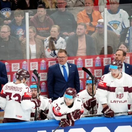 У тренера сборной Латвии после полуфинала с Канадой есть претензии к судьям