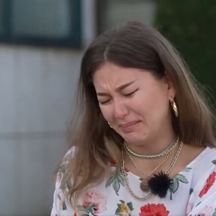 Pikantēriju šovā šķīst asaras: izbalsots Alises Haijimas mīļotais