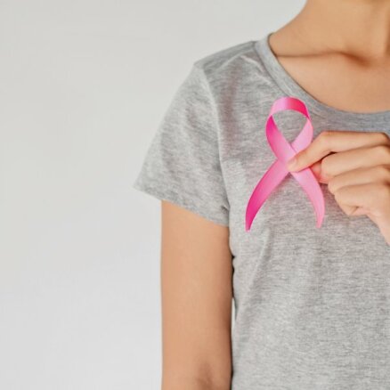 Aktualitātes krūts vēža pacientēm: arī agrāk krūti zaudējušas sievietes var pieteikties uz to rekonstrukciju