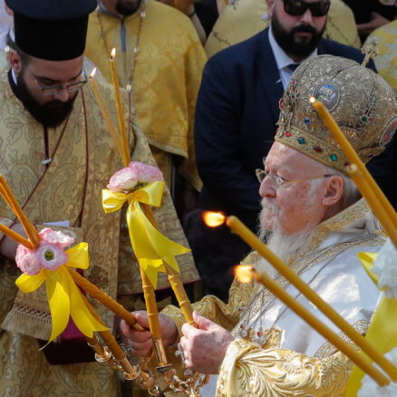 Kirils Konstantinapoles patriarha vizīti Ukrainā nodēvē par grēcīgu