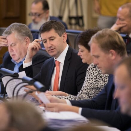 Saeima darbu pie budžeta turpinās ceturtdien no rīta. Tiešraides arhīvs.