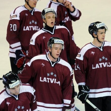 Latvijas  hokejistiem  pirmā uzvara pārbaudes spēlēs pirms PČ