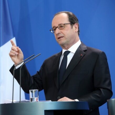 Олланд пообещал "не оставить без ответа" хакерскую атаку на штаб Макрона