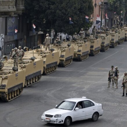 США приостановили оказание военной помощи Египту