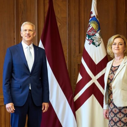 Kariņš atbalsta Indriksoni ekonomikas ministres amatā