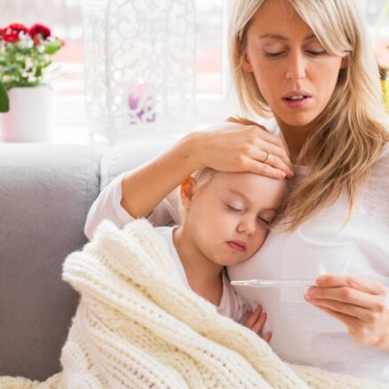 Bērnu slimnīcas speciālisti: slimības gaita un pirmie soļi Covid-19 saslimšanas gadījumā