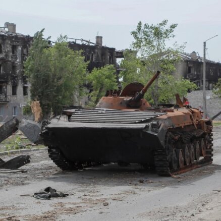 Ukraiņi Krievijas robežu sasnieguši vairākās vietās, iznīcina divus kuterus; sīva kauja turpinās Severodoneckā