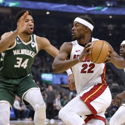 'Heat' varonis Batlers izslēdz 'Bucks' no izslēgšanas spēlēm; nākamo kārtu sasniedz arī 'Knicks'
