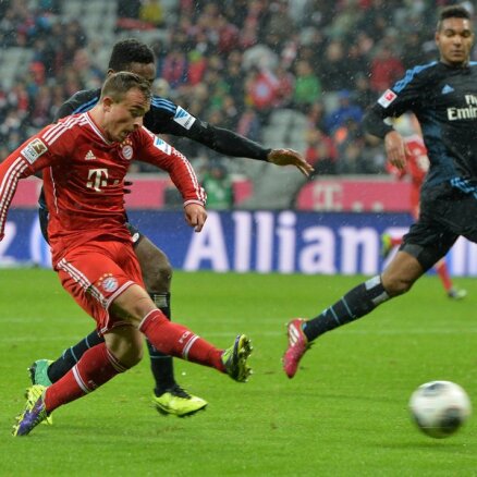 Rudņevs turpina 'sildīt' soliņu; HSV zaudē spēcīgajai 'Bayern'