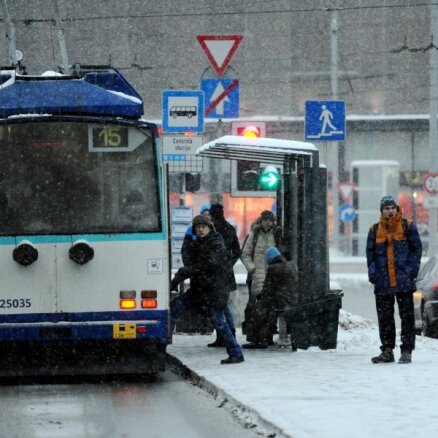 Бесплатный проезд украинским беженцам в общественном транспорте Риги продлен еще на полгода