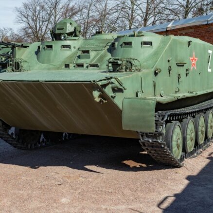 BTR-50 no PSRS: kāpēc tik ilgi glabā novecojušu tehniku un ko tas liecina par Krievijas spēkiem?