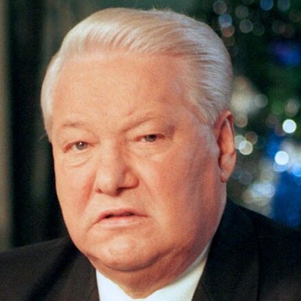 Литва посмертно наградит Ельцина орденом Креста Витиса