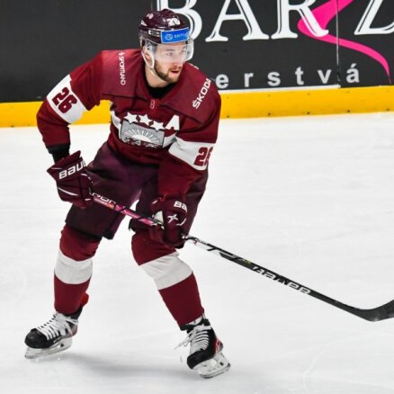 Latvijas hokejisti turnīrā Bratislavā sīvā cīņā pagarinājumā pieveic Norvēģiju