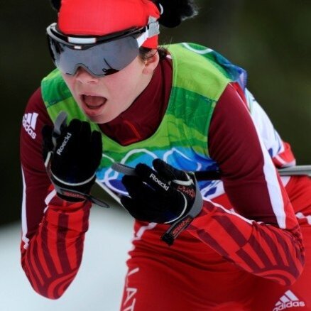 Latvijas biatlonistes Bendika un Brice ierindojas ceturtajā desmitā EČ sprintā juniorēm.