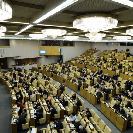 Krievijas parlamenta augšpalāta apstiprina aizliegumu adoptēt bērnus uz ASV
