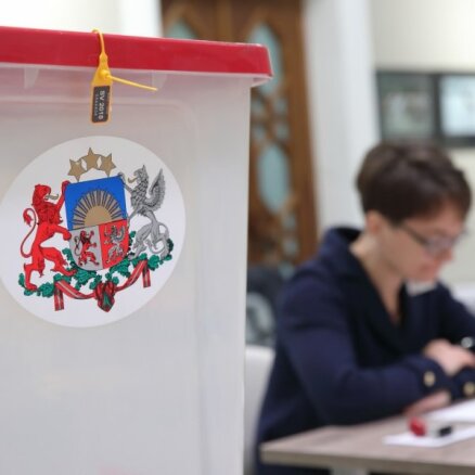 Noteiks 14. Saeimas vēlēšanu apgabalos ievēlamo deputātu skaitu