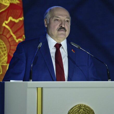 Lukašenko sola aizstāvēt Krieviju uzbrukuma gadījumā; draud Baltijas valstīm