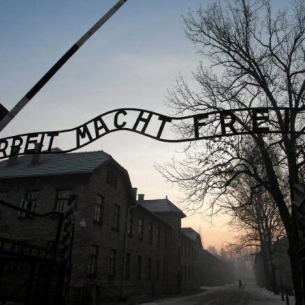 Vācijas 'nacistu ome' atkal notiesāta par holokausta noliegšanu